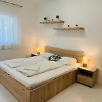 Apartment Leda 1-2 Aranypart Siofok