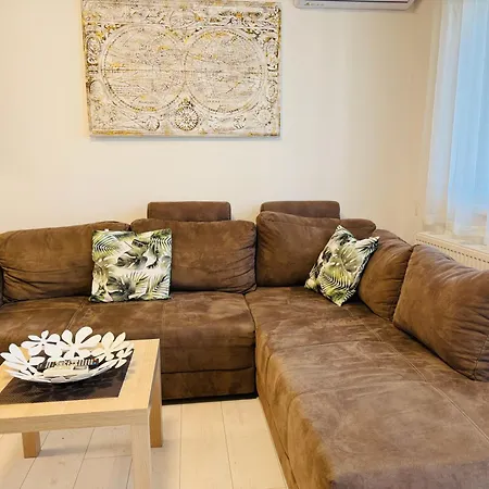 Apartment Leda 1-2 Aranypart *