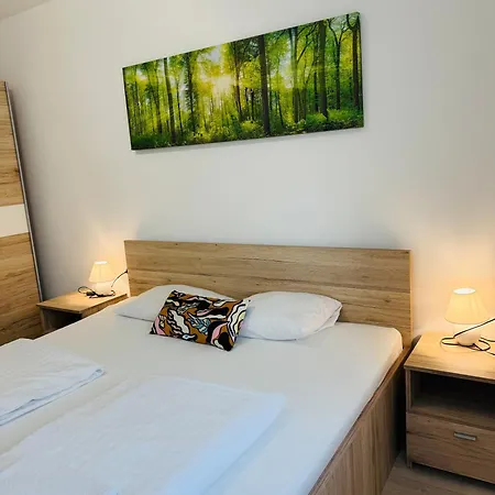 Leda 1-2 Aranypart Апартаменты Шиофок