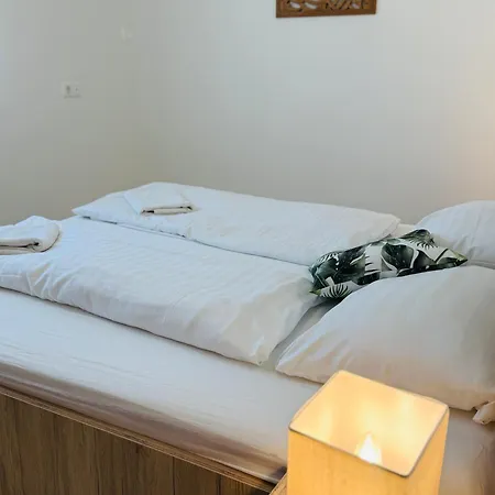 Leda 1-2 Aranypart Apartment Siofok