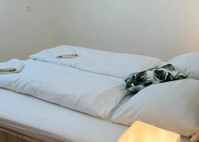 Léda 1-2 Aranypart Apartman Siófok